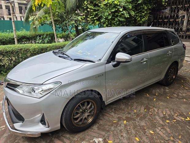 Toyota Corolla Fielder 1.5 Hybrid FWD 2020 Silver