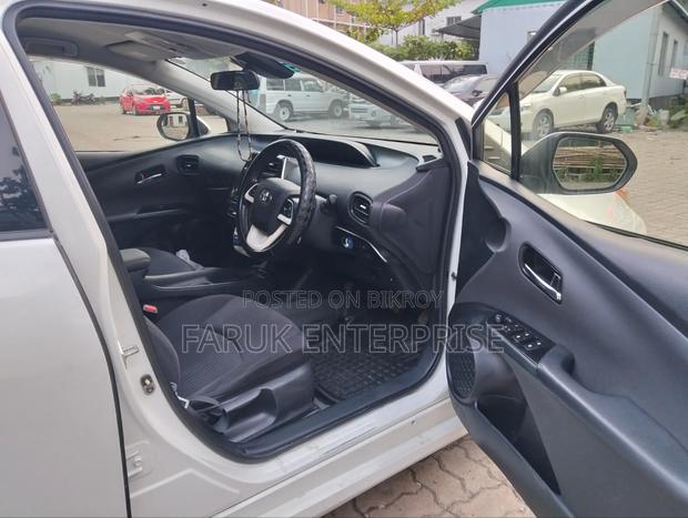 Toyota Prius 2017 Pearl