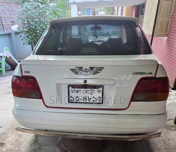 Toyota Corolla 160i GLE 1996 White