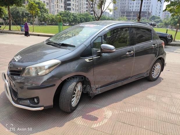 Toyota Vitz 2012 Gray