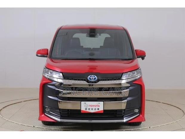 Toyota Noah 2022 Red