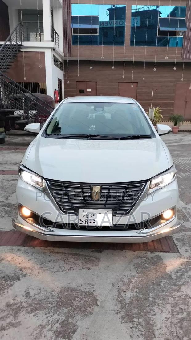 Toyota Premio 1.5 FWD 2020 Pearl