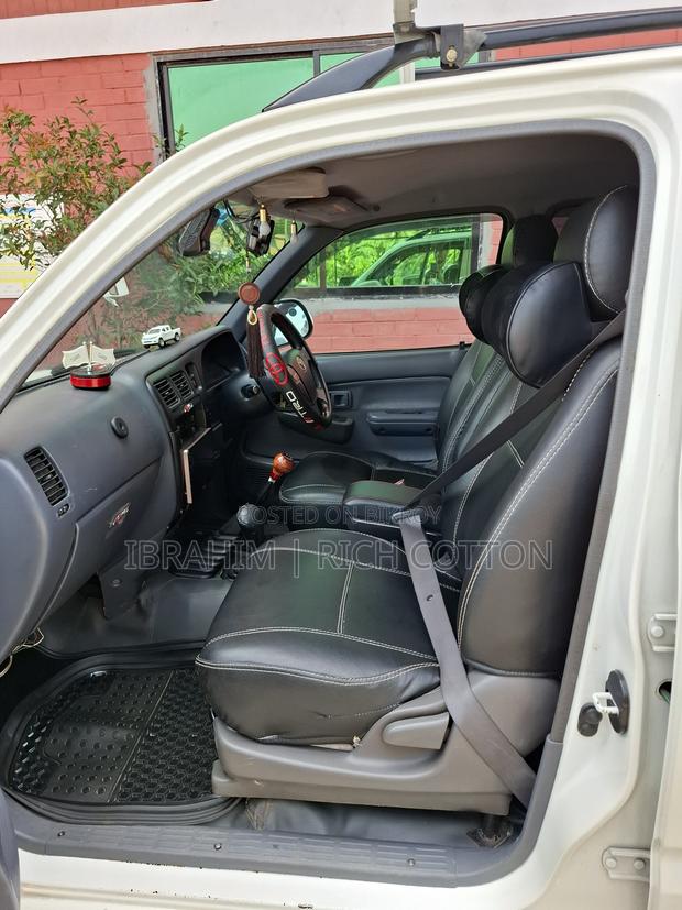 Toyota Hilux 2.5 Cab 2005 White