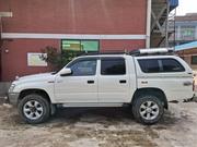 Toyota Hilux 2.5 Cab 2005 White for sale