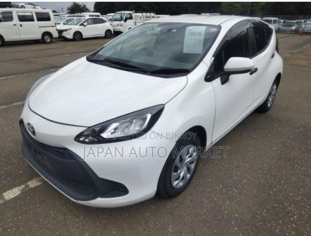 Toyota Aqua 2021 Pearl