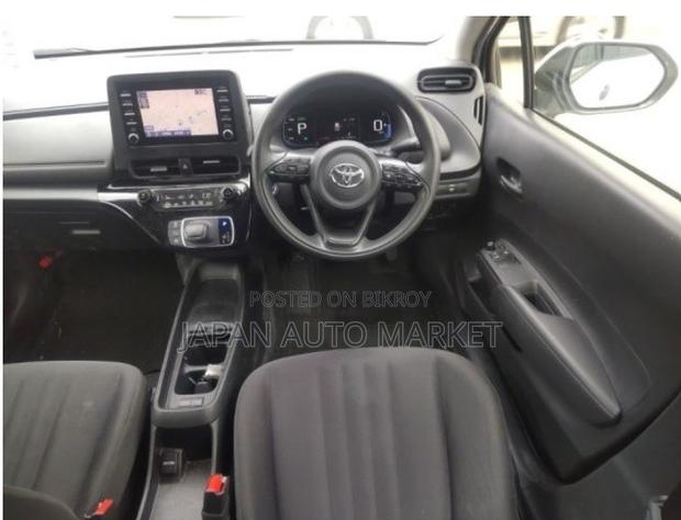 Toyota Aqua 2021 Pearl