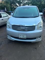 Toyota Noah 2012 Silver for sale