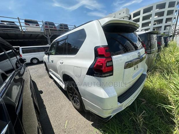 Toyota Land Cruiser Prado 2.7 2022 Pearl