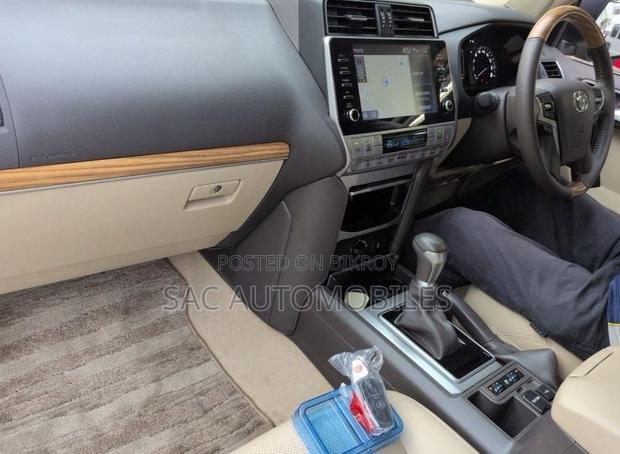 New Toyota Land Cruiser Prado 2.7 2022 Pearl