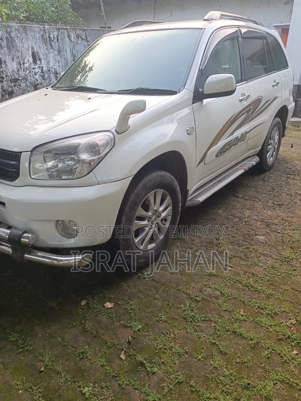 Toyota RAV4 2005 White