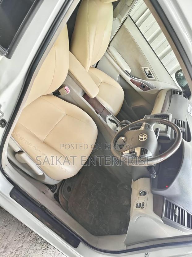 Toyota Premio 2011 Pearl