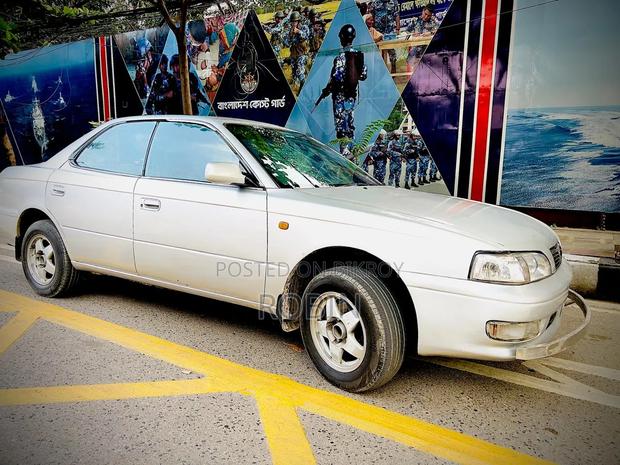 Toyota Vista 1996 Gray