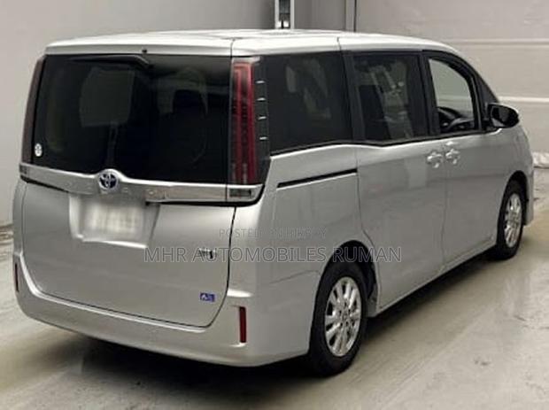 Toyota Noah 2.0 FWD (7 Seater) 2021 Silver