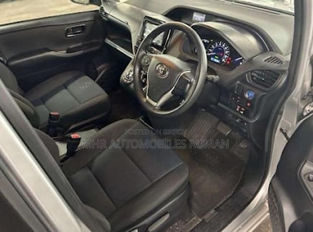 Toyota Noah 2.0 FWD (7 Seater) 2021 Silver