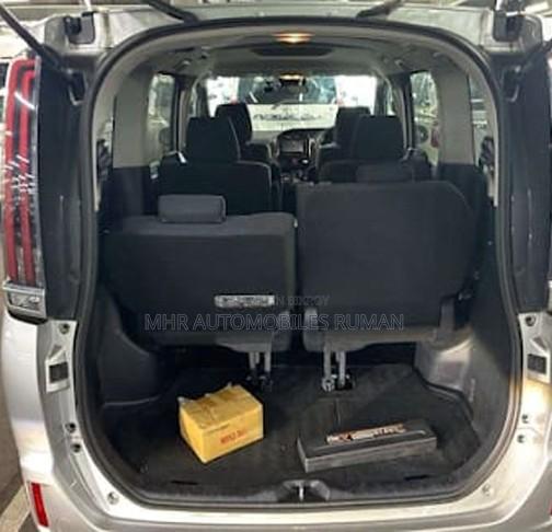 Toyota Noah 2.0 FWD (7 Seater) 2021 Silver