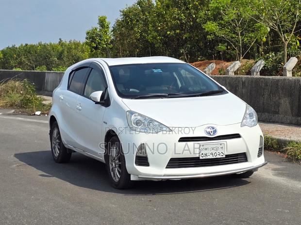 Toyota Aqua 2013 White
