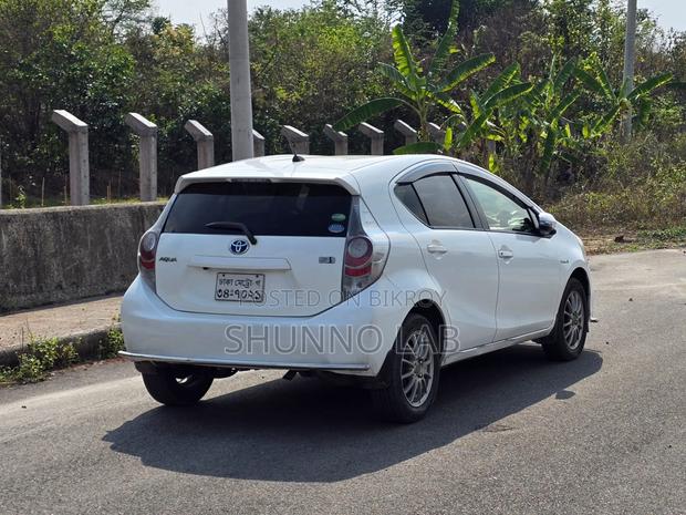 Toyota Aqua 2013 White