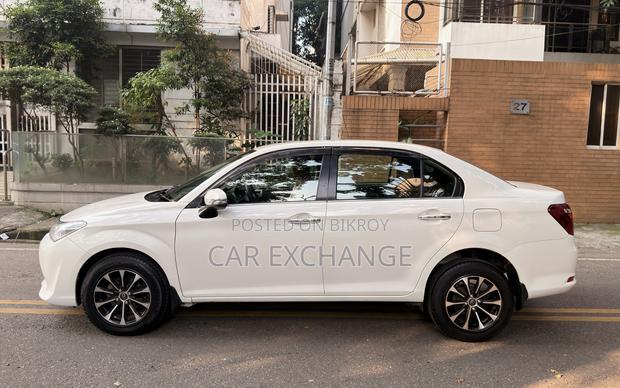 Toyota Axio 1.5 G 2WD 2015 Pearl