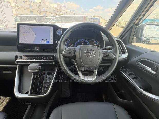 Toyota Noah 2023 Gray