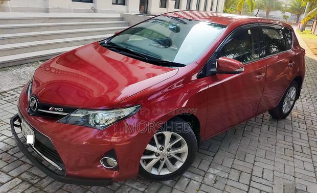 Toyota Auris 2013 Red