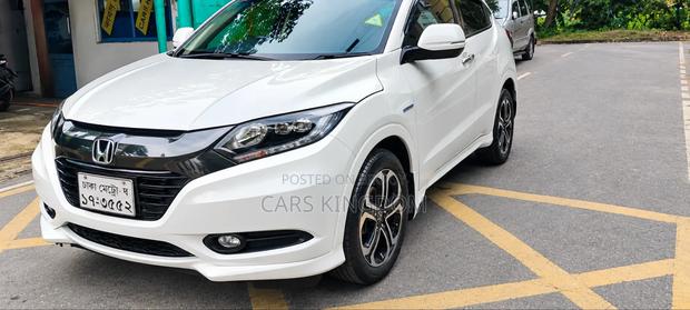 Honda Vezel 1.5 Hybrid 4WD 2014 Pearl