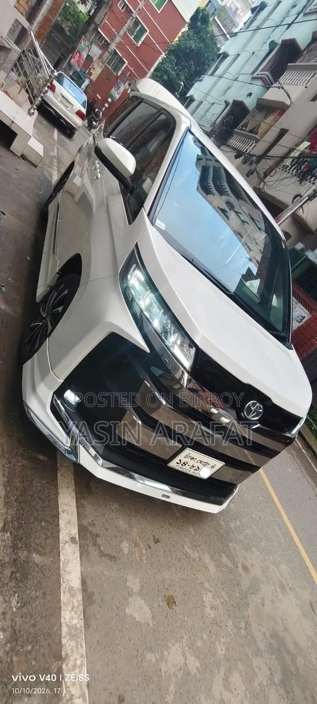 Toyota Noah 2023 Pearl