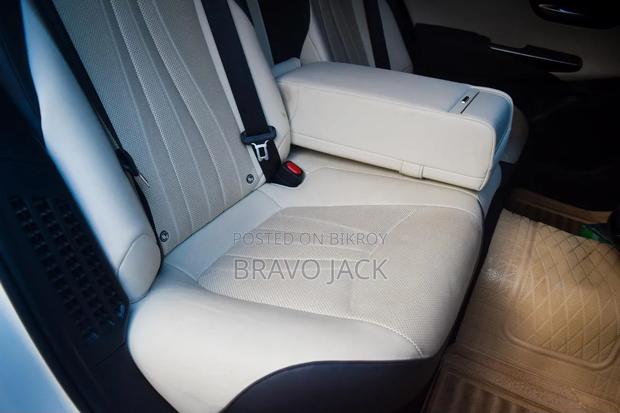 Toyota Crown 2018 Pearl