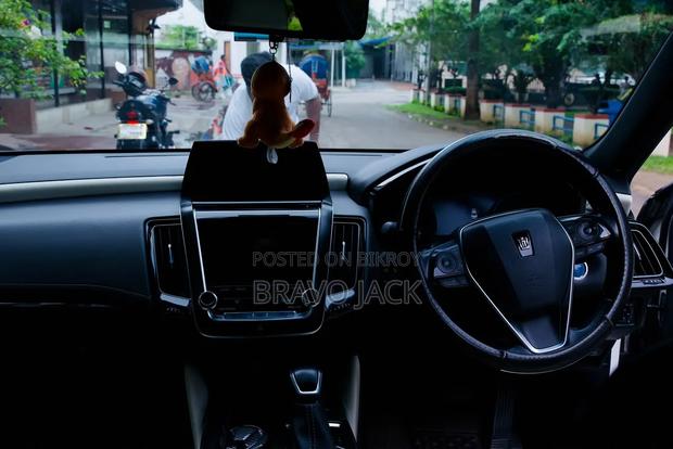 Toyota Crown 2018 Pearl
