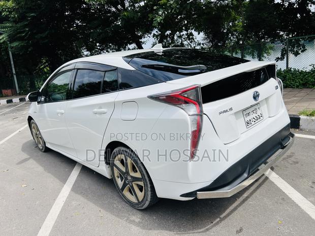 Toyota Prius 2016 Pearl