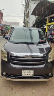 Toyota Noah 2.0 143hp AWD (8 Seater) 2009 Black for sale