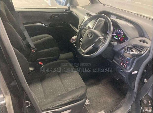 Toyota Noah 1.8 FWD Hybrid (7 seater) 2021 Black