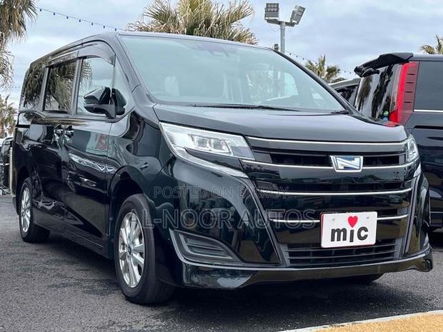 Toyota Noah 1.8 FWD Hybrid (7 seater) 2021 Black
