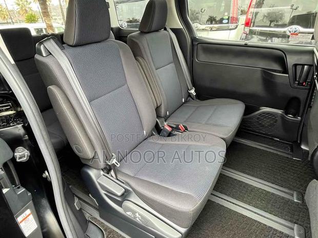 Toyota Noah 1.8 FWD Hybrid (7 seater) 2021 Black