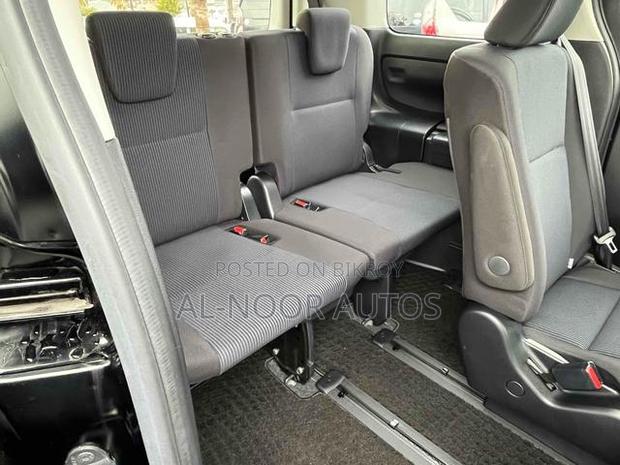 Toyota Noah 1.8 FWD Hybrid (7 seater) 2021 Black
