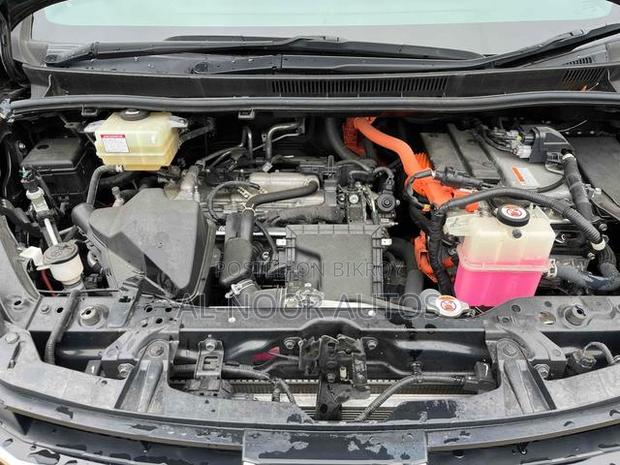 Toyota Noah 1.8 FWD Hybrid (7 seater) 2021 Black