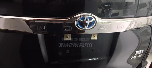 Toyota Noah 1.8 FWD Hybrid (7 seater) 2021 Black