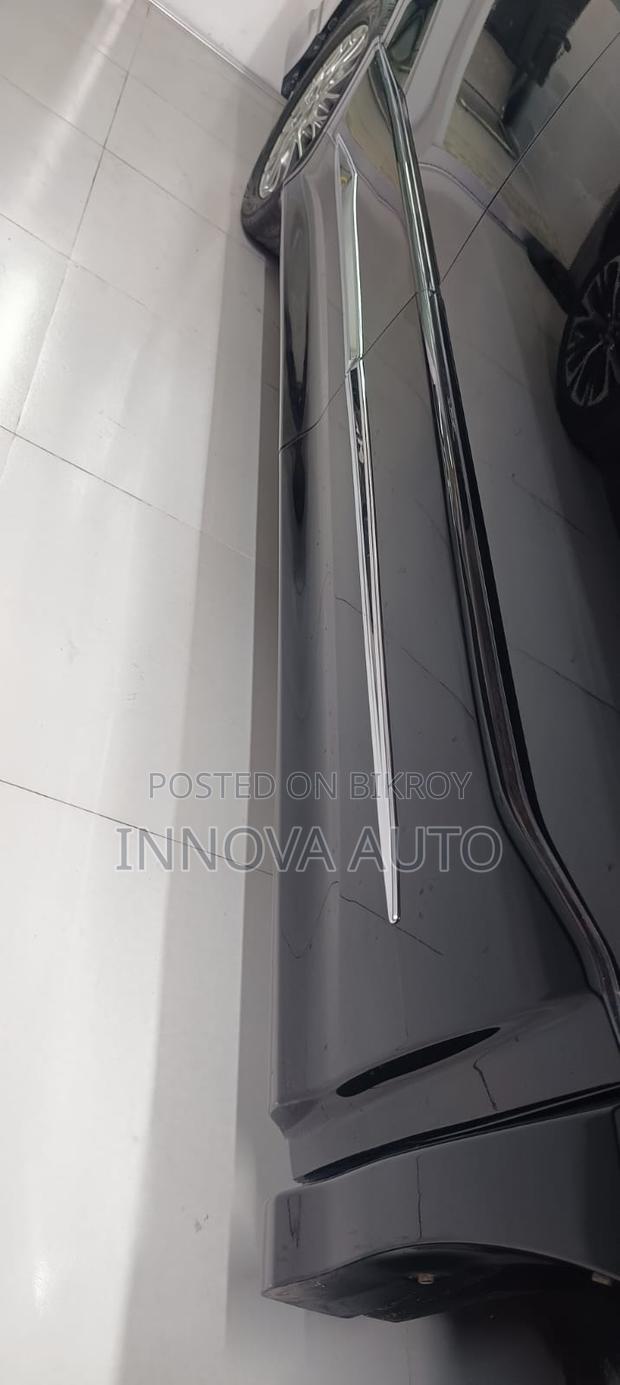 Toyota Noah 1.8 FWD Hybrid (7 seater) 2021 Black