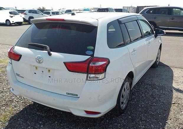 Toyota Corolla Fielder 1.5 Petrol FWD 2021 White