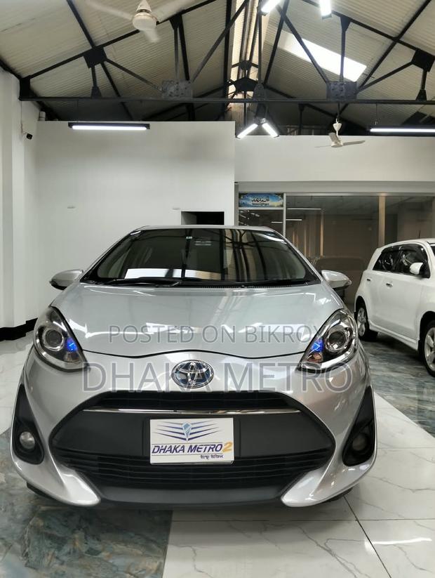 Toyota Aqua 2018 Silver