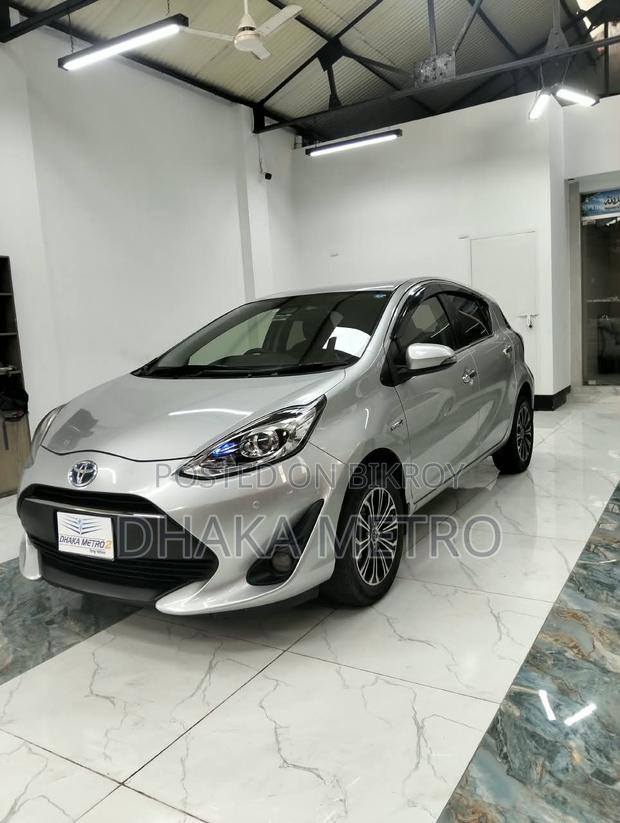 Toyota Aqua 2018 Silver