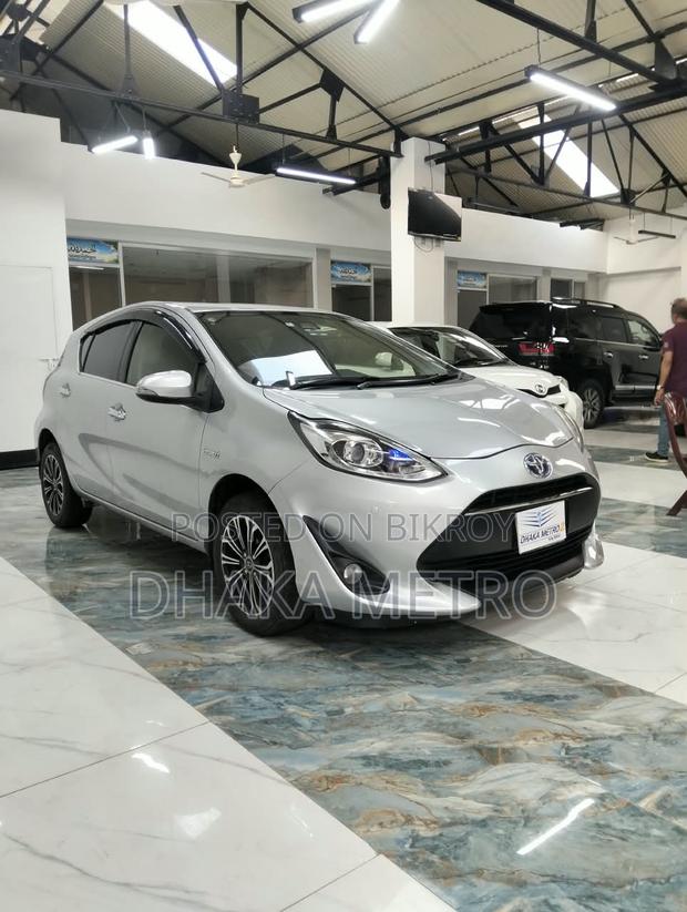 Toyota Aqua 2018 Silver