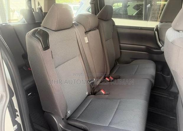 Toyota Noah 2022 Pearl