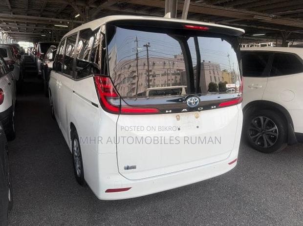 Toyota Noah 2022 Pearl