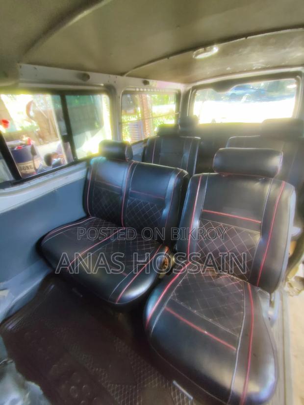 Toyota Grand HiAce 2002 White