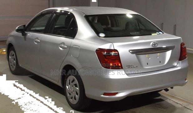 Toyota Axio 2021 Silver