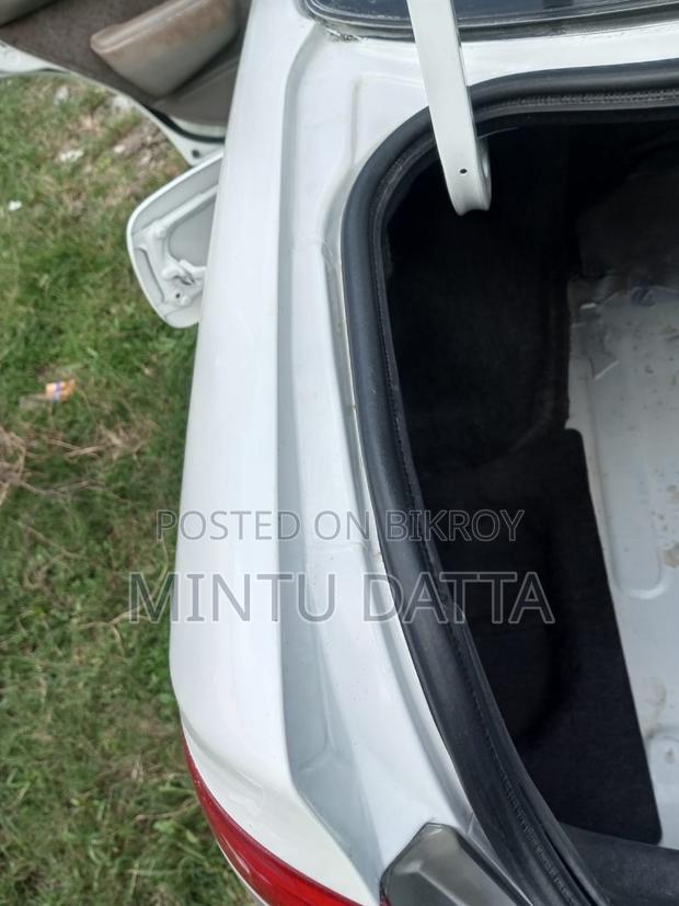 Toyota Corolla 1997 White