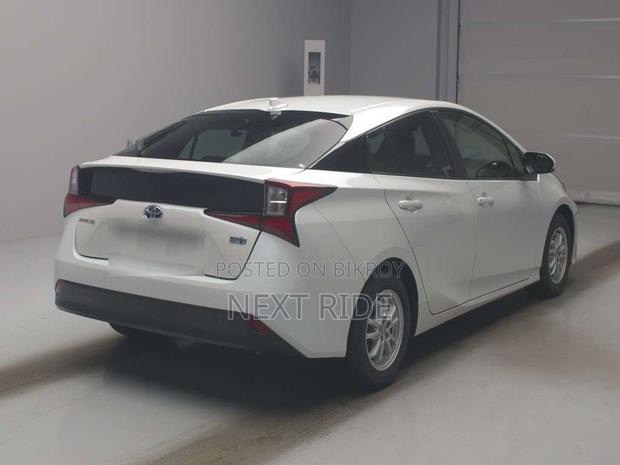 Toyota Prius 2021 Pearl