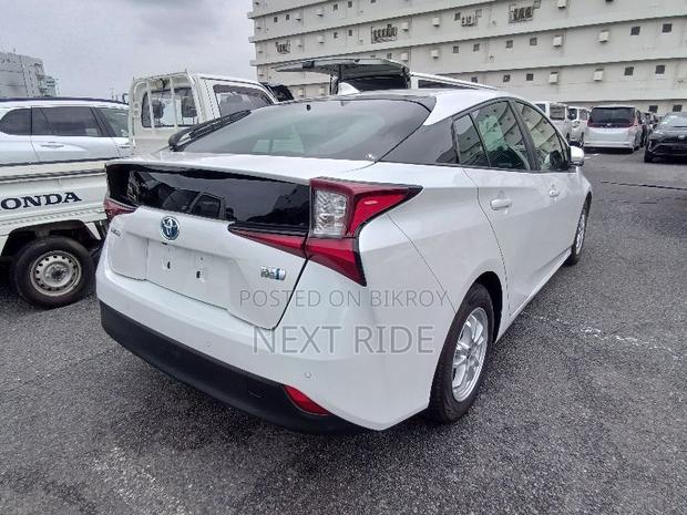 Toyota Prius 2021 Pearl