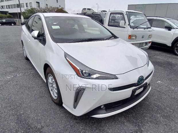 Toyota Prius 2021 Pearl