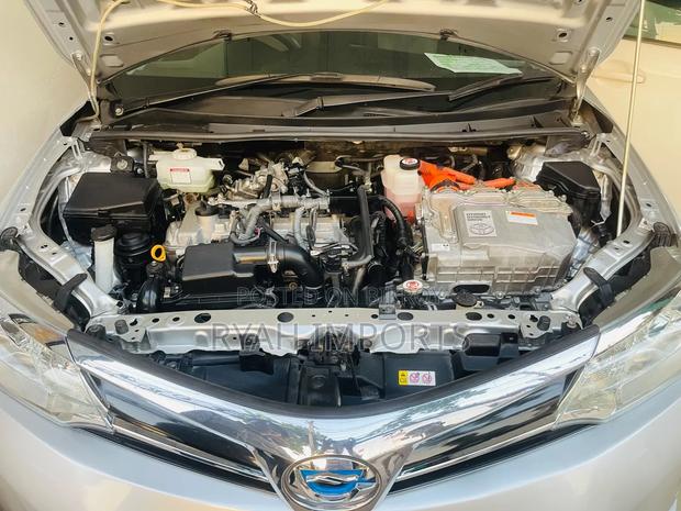 Toyota Corolla Fielder 1.5 Hybrid FWD 2020 Silver